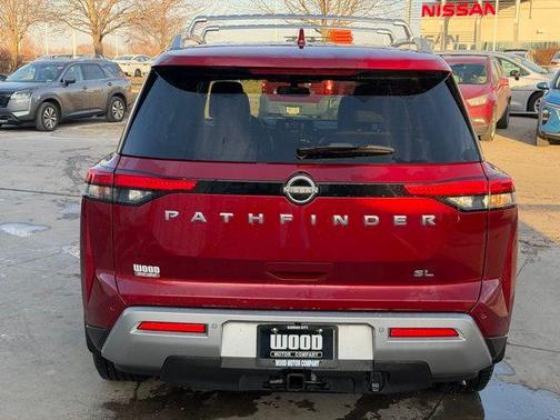 2022 Nissan Pathfinder SL