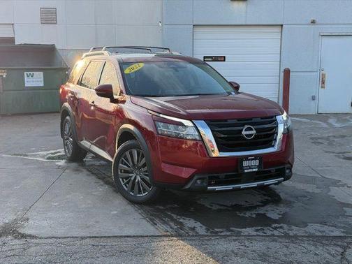 2022 Nissan Pathfinder SL
