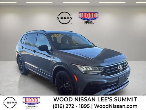 Platinum Gray Metallic 2022 Volkswagen Tiguan 2.0T SE R-Line Black