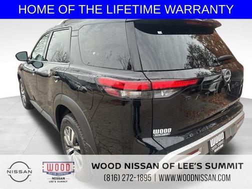 2025 Nissan Pathfinder SL