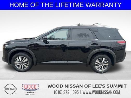 2025 Nissan Pathfinder SL