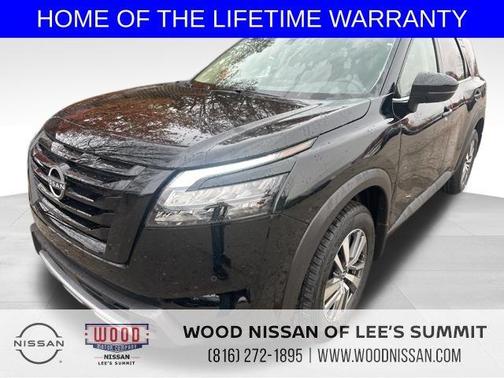 2025 Nissan Pathfinder SL