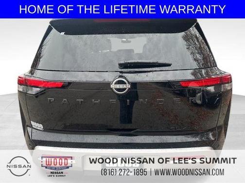 2025 Nissan Pathfinder SL