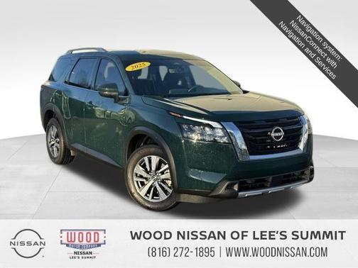 2025 Nissan Pathfinder SL