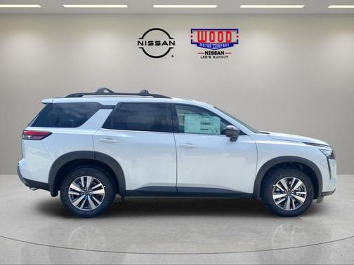 Everest White P 2026 Nissan Pathfinder SL