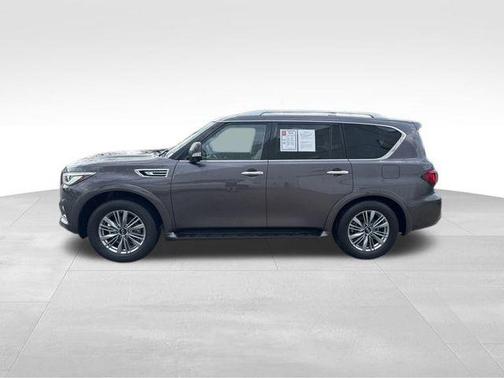 2023 INFINITI QX80 Luxe