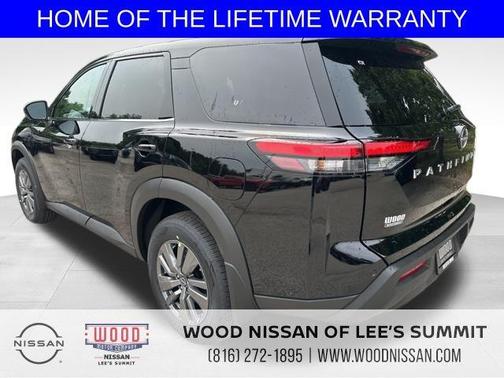 2025 Nissan Pathfinder S