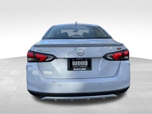 2025 Nissan Versa 1.6 SR