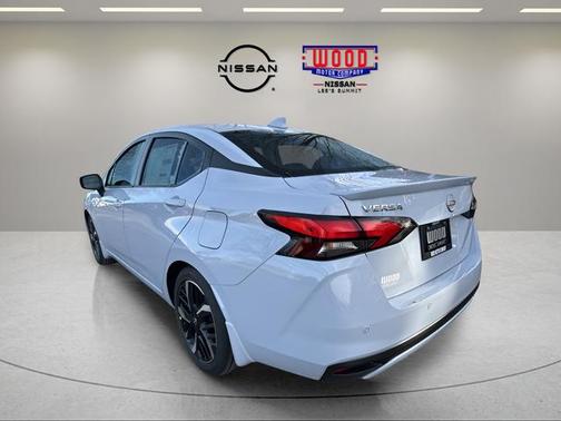 2025 Nissan Versa 1.6 SR