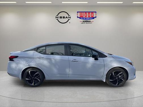 2025 Nissan Versa 1.6 SR