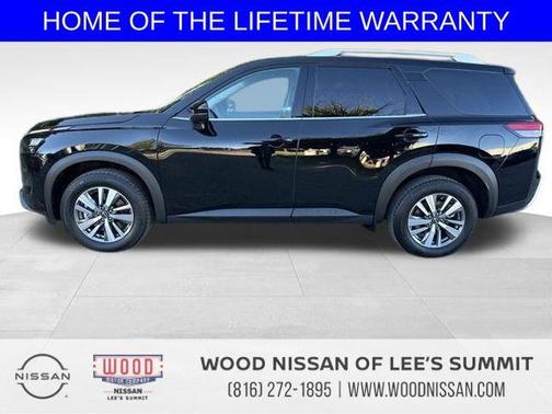 2025 Nissan Pathfinder SL