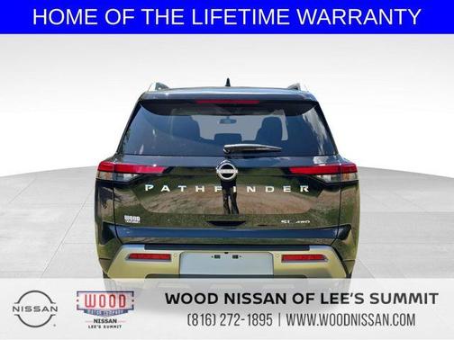 2025 Nissan Pathfinder SL