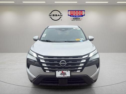 Brilliant Silver Metallic 2025 Nissan Rogue SV