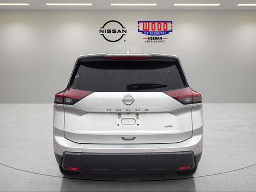 Brilliant Silver Metallic 2025 Nissan Rogue SV
