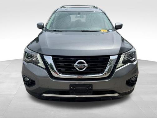 2020 Nissan Pathfinder SV