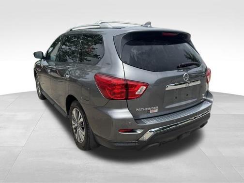 2020 Nissan Pathfinder SV