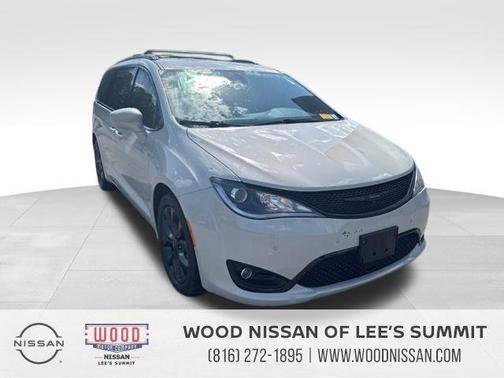 2020 Chrysler Pacifica Touring-L