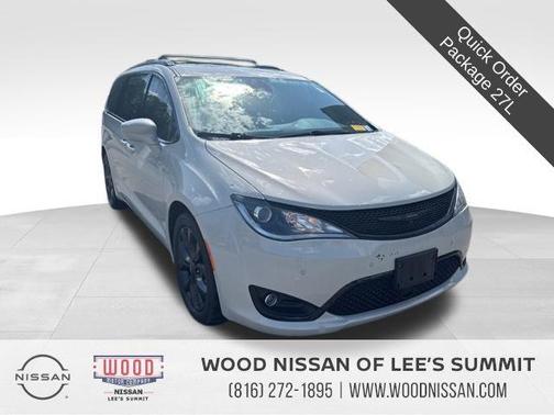 2020 Chrysler Pacifica Touring-L