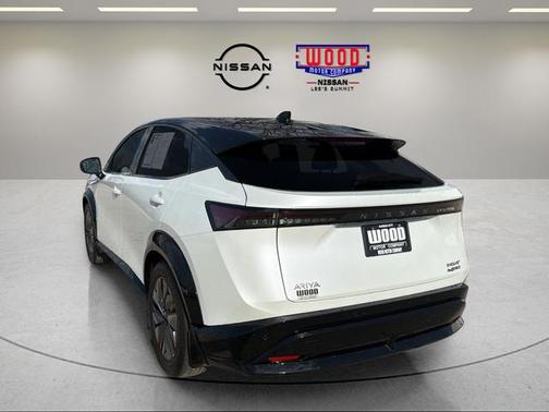 2t Wht Blk Roof 2025 Nissan ARIYA EVOLVE+