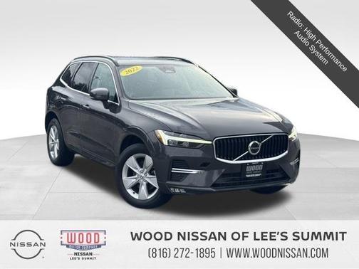 2022 Volvo XC60 B5 Momentum