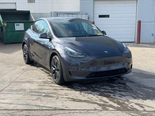 2025 Tesla Model Y Long Range