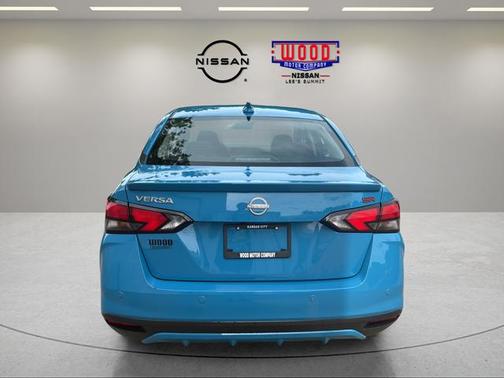 Arctic Blue Met 2025 Nissan Versa 1.6 SR