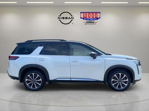 White / Black 2026 Nissan Pathfinder Platinum