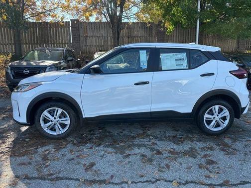 2025 Nissan Kicks Play S