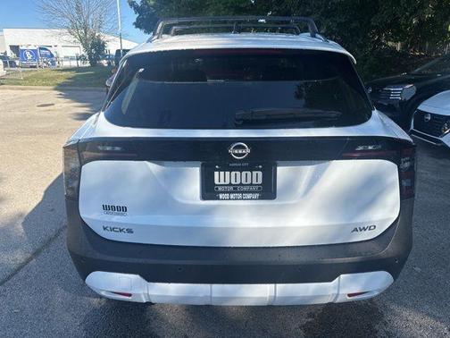 2026 Nissan Kicks SV