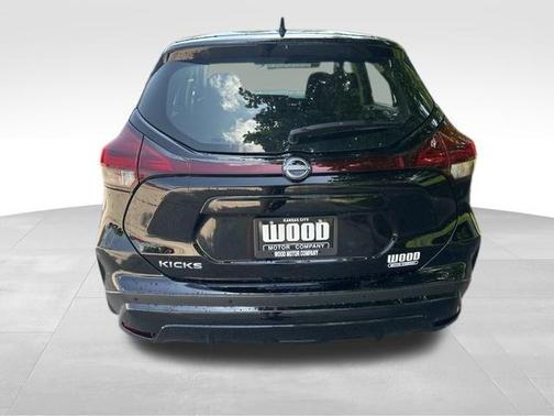 2025 Nissan Kicks Play S