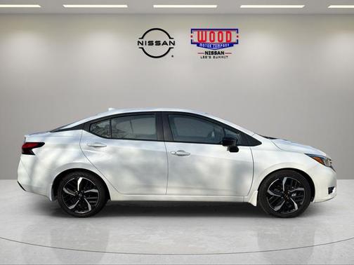 Aspen White 2025 Nissan Versa 1.6 SR