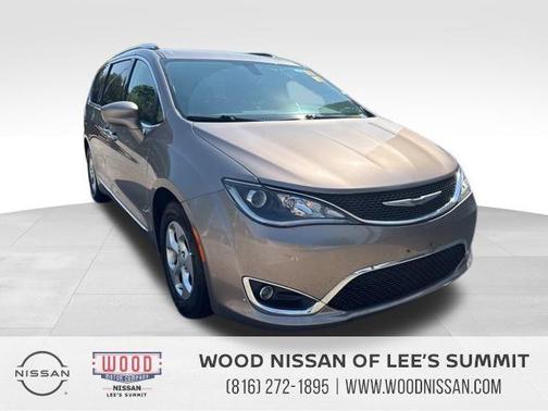2017 Chrysler Pacifica Touring-L Plus