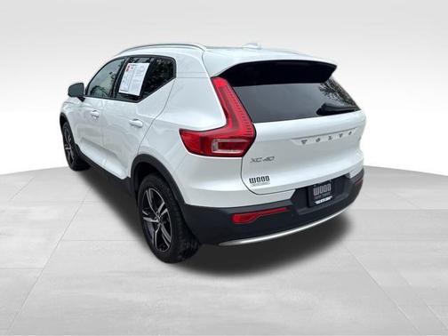 2023 Volvo XC40 B4 Core
