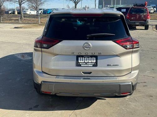 2024 Nissan Rogue SL