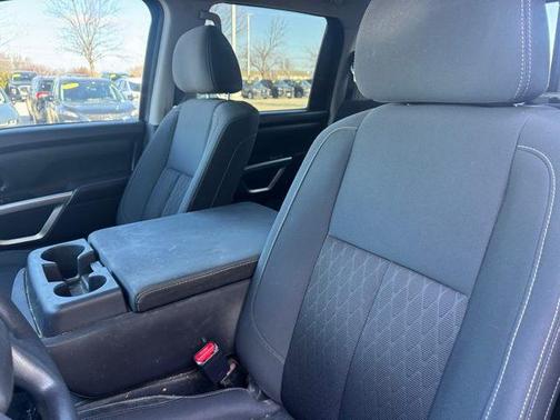 2019 Nissan Titan SV