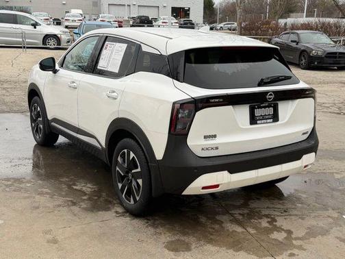 2025 Nissan Kicks SV