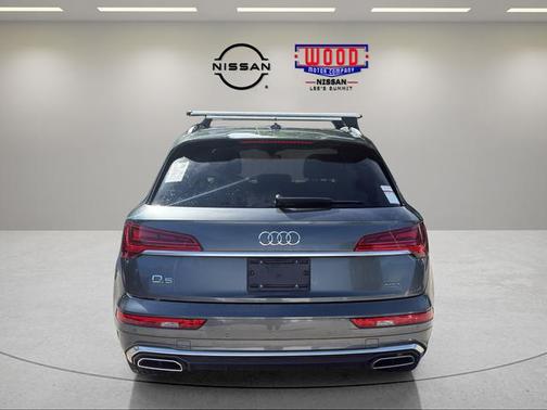Daytona Gray Pearl Effect 2022 Audi Q5 45 S line quattro Premium