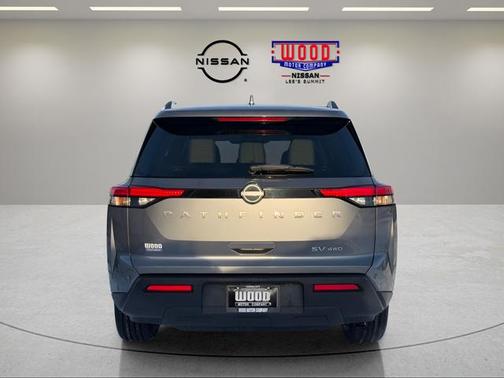 2023 Nissan Pathfinder SV