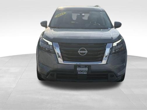 2023 Nissan Pathfinder SV