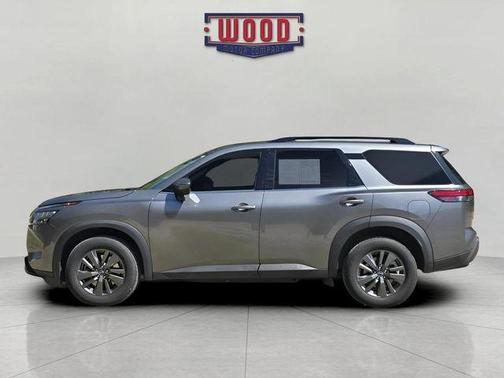 2023 Nissan Pathfinder SV
