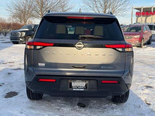 2023 Nissan Pathfinder SV