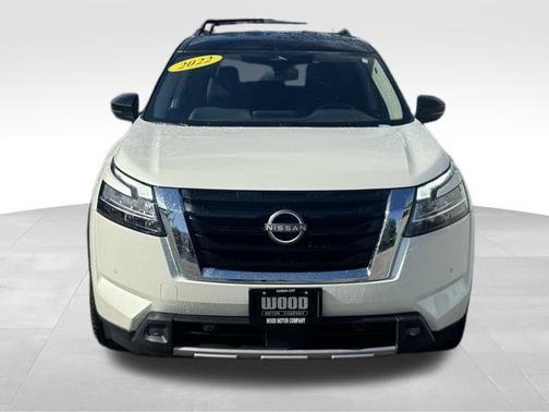 2022 Nissan Pathfinder SL