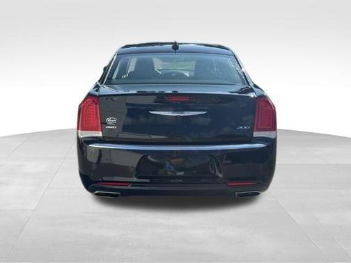 2015 Chrysler 300 Limited