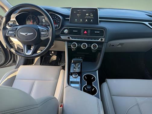 2021 Genesis G70 2.0T