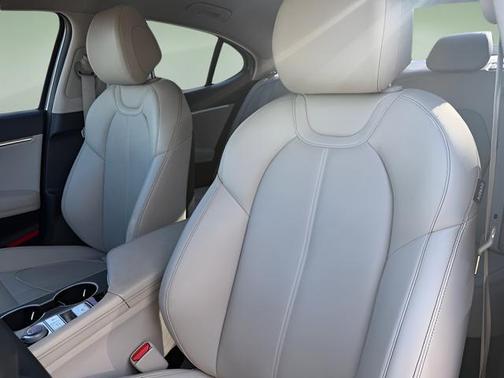 2021 Genesis G70 2.0T