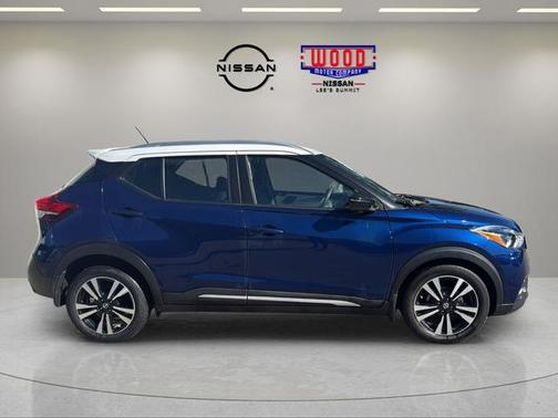 Deep Blue Pearl / Fresh Powder 2018 Nissan Kicks SR