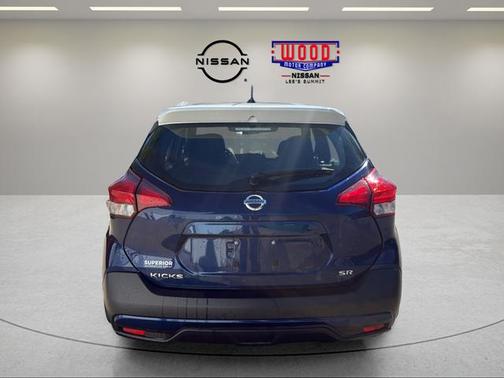 Deep Blue Pearl / Fresh Powder 2018 Nissan Kicks SR