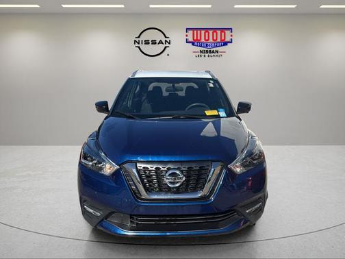 Deep Blue Pearl / Fresh Powder 2018 Nissan Kicks SR