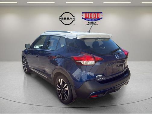 Deep Blue Pearl / Fresh Powder 2018 Nissan Kicks SR