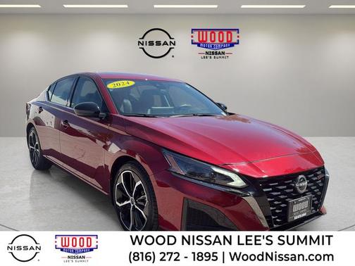 Scarlet Ember 2024 Nissan Altima 2.5 SR
